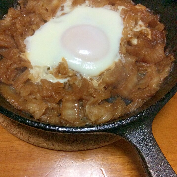 白菜牛脂炒め卵落とし